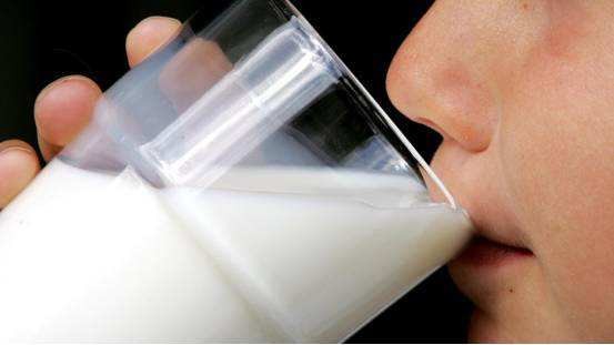 牛奶界的爱马仕你喝过吗？az全球购为你餐桌上带来a2鲜奶