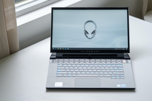 新品笔记本推荐：ALIENWARE 笔记本实力能打 性能强劲新装备 游戏开黑更刺激