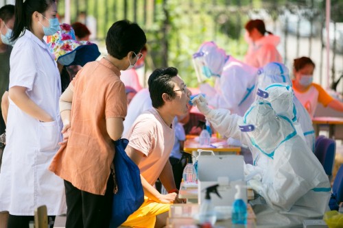 一份“大连加油”抗疫套餐拍了拍你