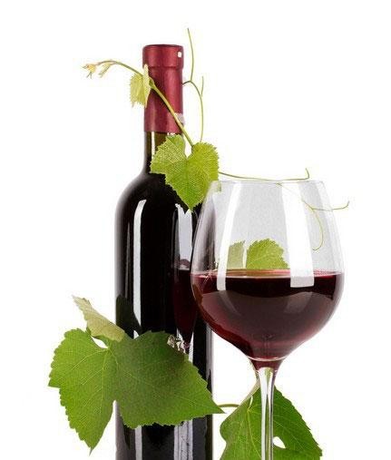 纯手工采摘，酿造葡萄美酒助力人们健康生活