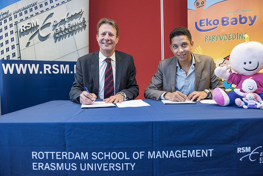 爱荷美与荷兰鹿特丹伊拉斯姆斯大学签订爱荷美奖学金协议2 拷贝.jpg