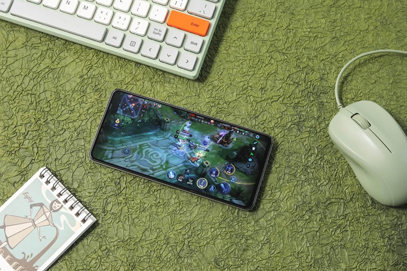 骁龙888实力充分发挥 iQOO 7加入创新手机玩游戏体验