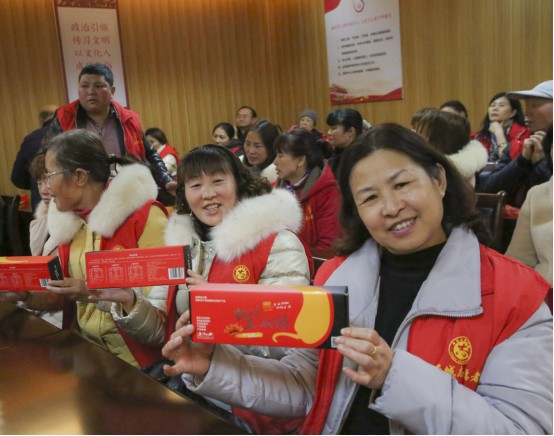 “时代女性 辣么美丽”爱心捐赠活动在湖南桂阳举行(图5)