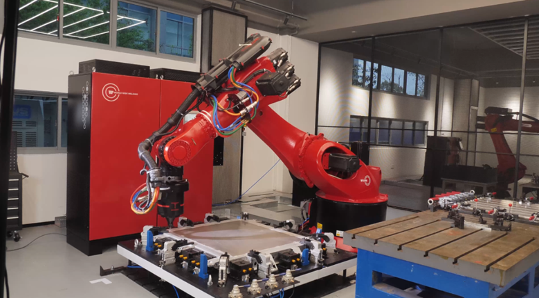 万洲焊接发布全新H系搅拌摩擦焊机器人工作站