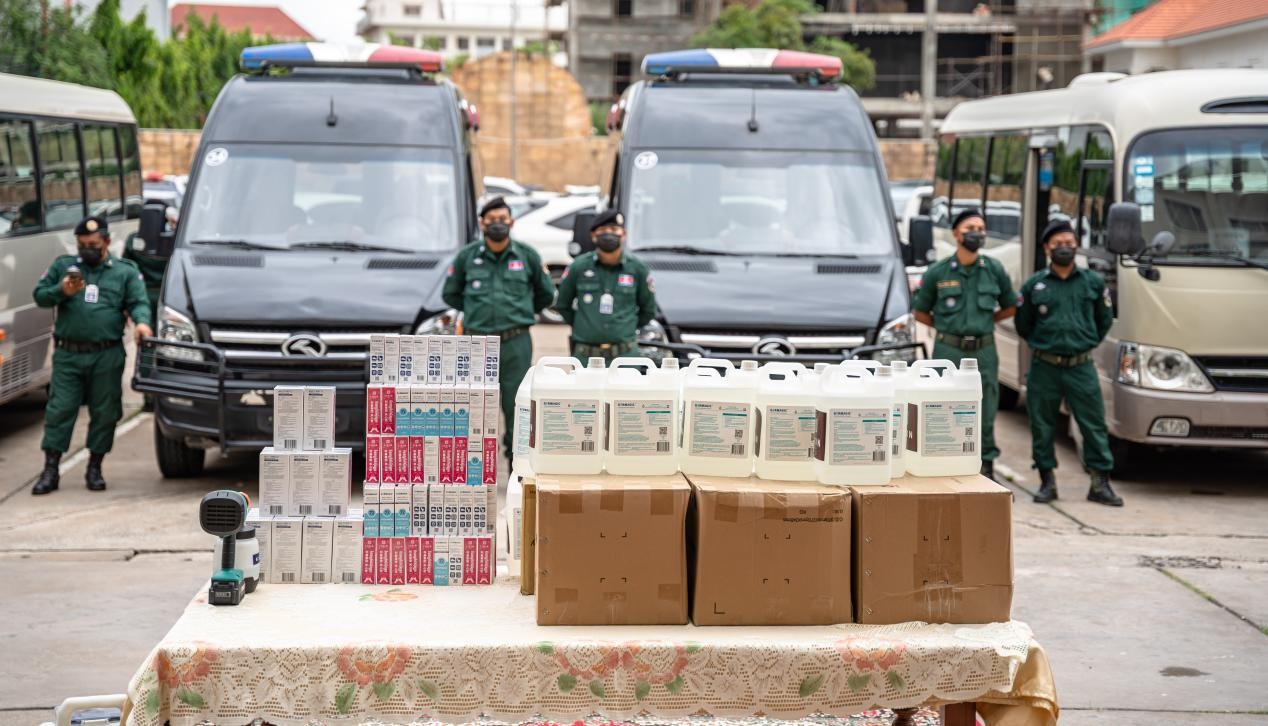 利鑫集团捐赠防疫物资，助力柬埔寨警察总署抗击疫情”