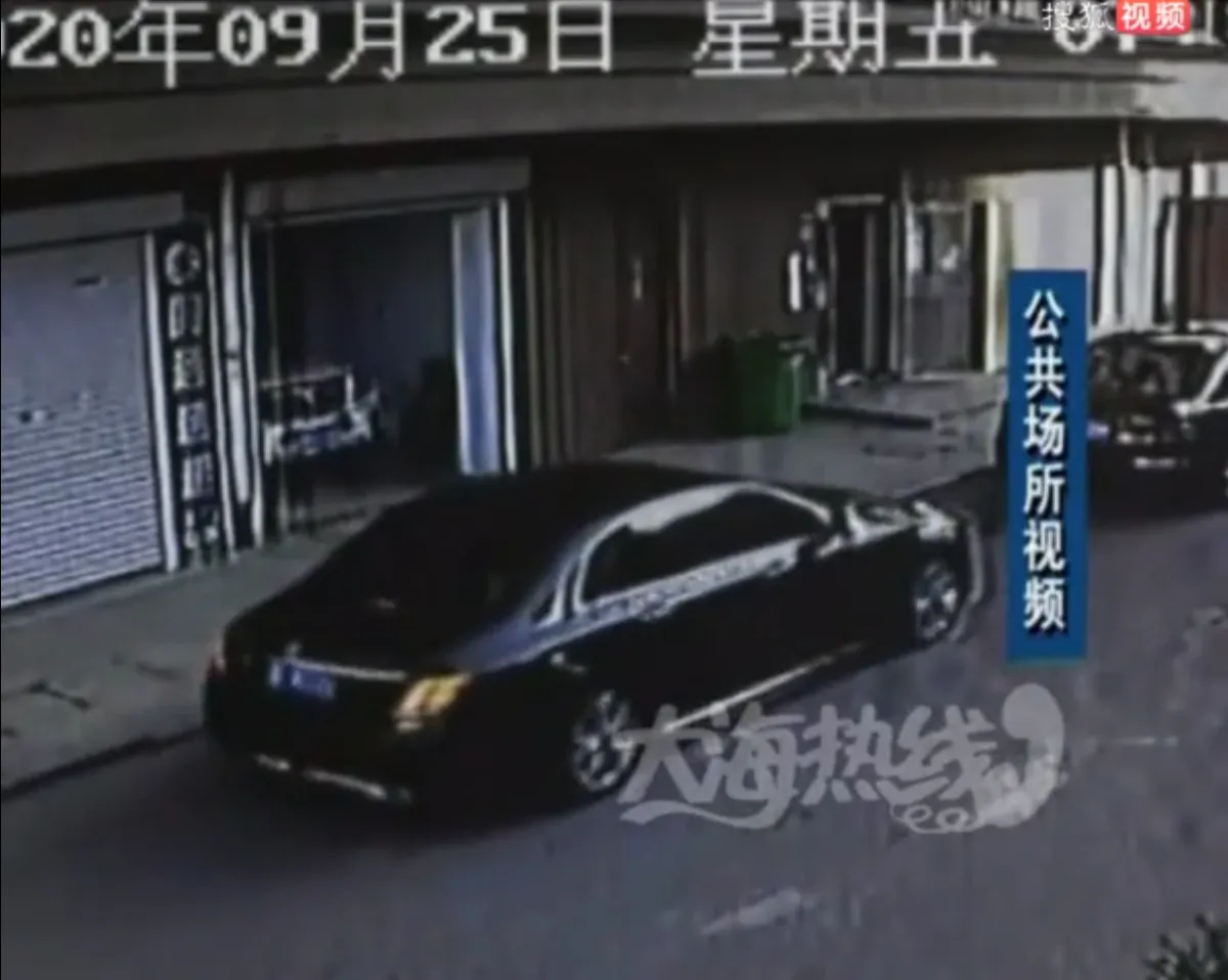 辽宁东港市民乱停车引冲突 受伤谁之过？