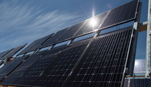 东南煤田的目标是在三年内实现 142 MW 太阳能