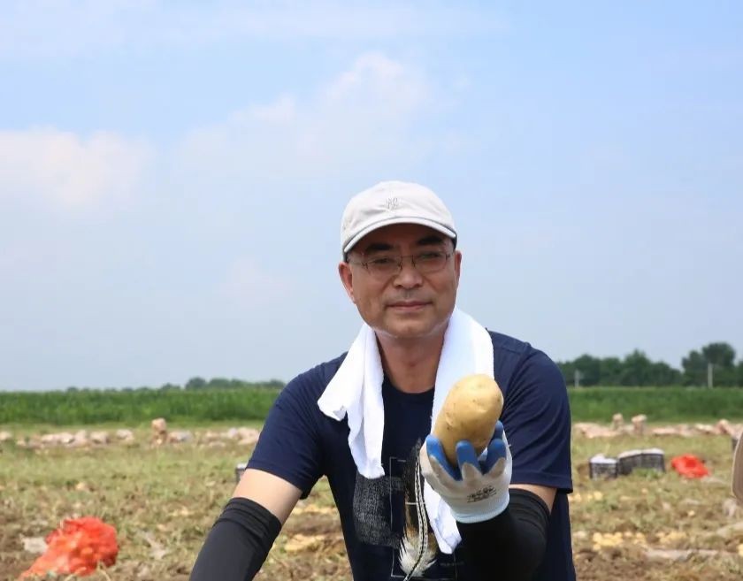 "一方有难 八方支援"谭凤涛先生率辽慈志愿服务队驰援河南