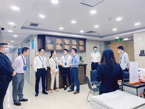 深圳成长型企业“最佳雇主”组委会走访创富港并给与高度评价