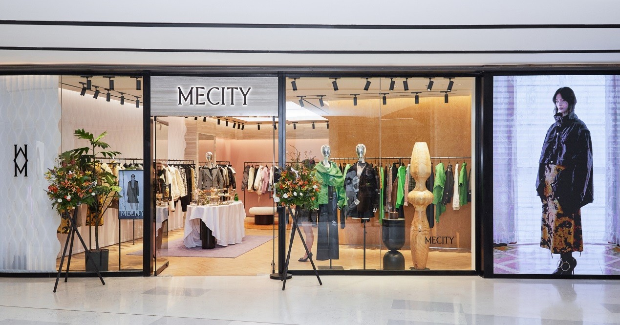 美邦服饰旗下MECITY上海中信泰富广场品牌店盛大开幕，开启全新摩登之境