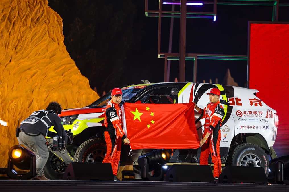 北京越野再战顶级赛事达喀尔 BJ40环塔冠军版这次又要被抢了！