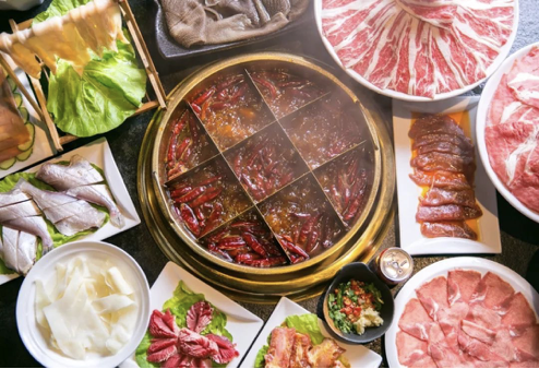 快过年啦！在重庆，人们吃火锅时为什么喜欢搭配馨田火锅油碟？	