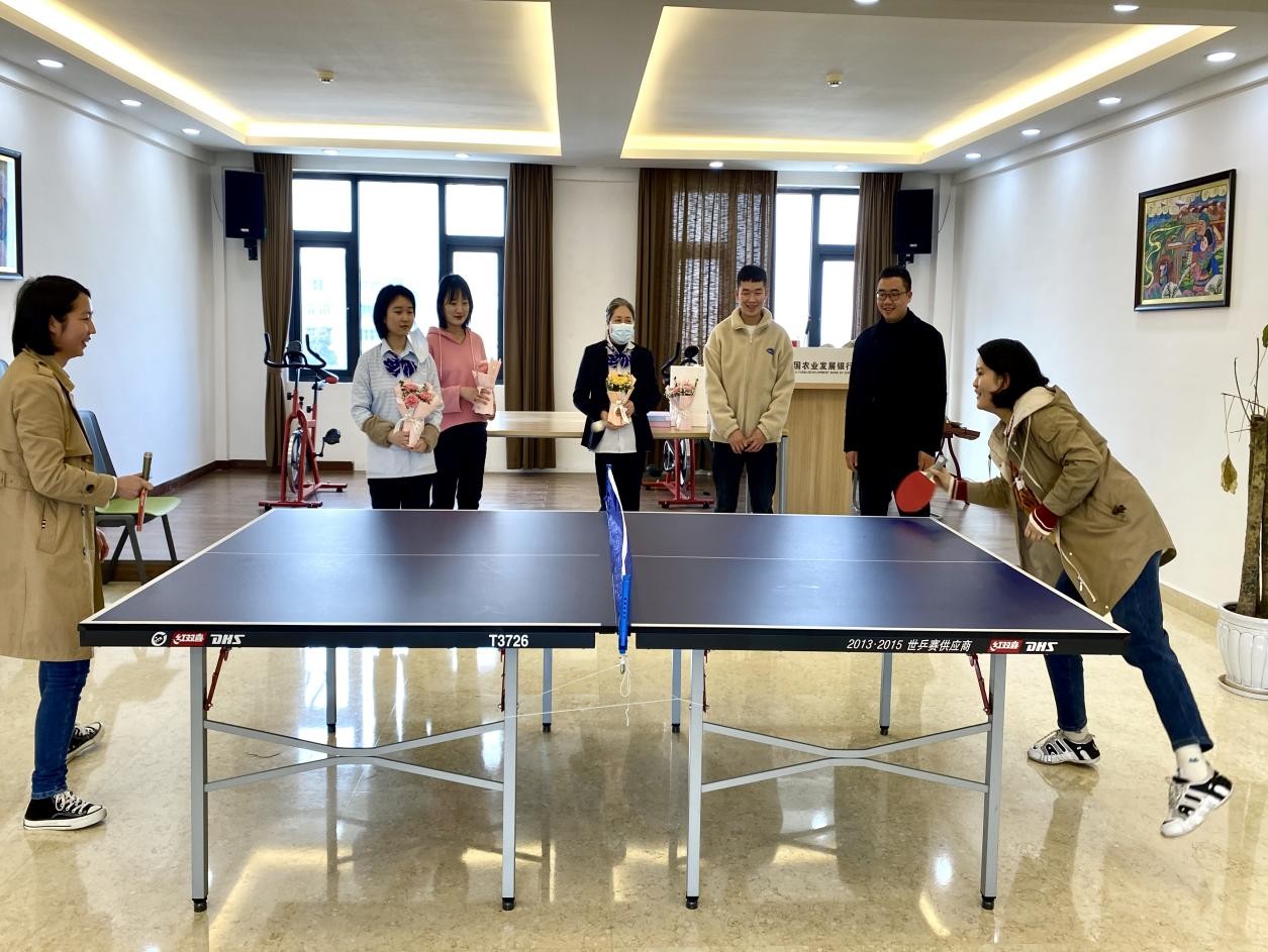 农发行大方县支行开展“三八妇女节”乒乓球比赛