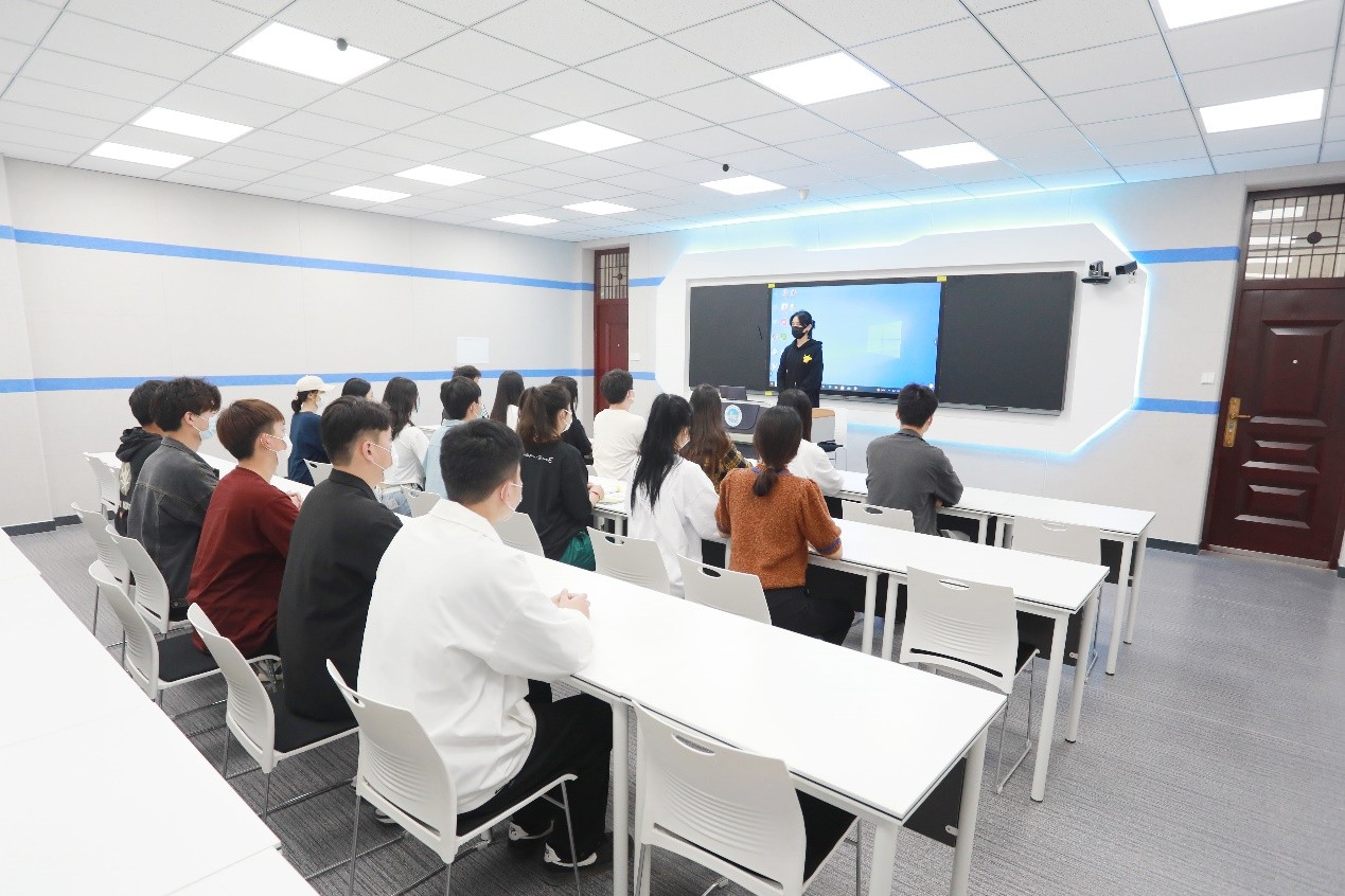 郑州城市职业学院精品录播教室建成并投入使用