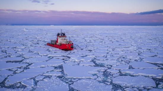 据外媒报道，截止2017年世界排名第8的破冰船——北京海洋领导者