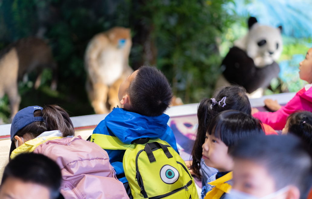 雅安市宝兴县率先试行大熊猫国家公园生态体验“访客登记制”