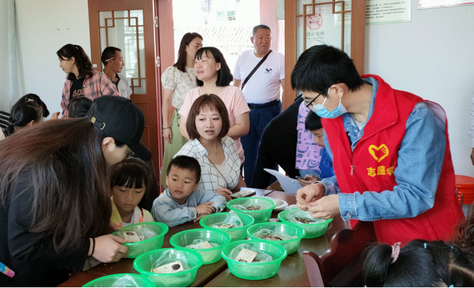 雅安市中医医院开展喜迎端午节系列活动