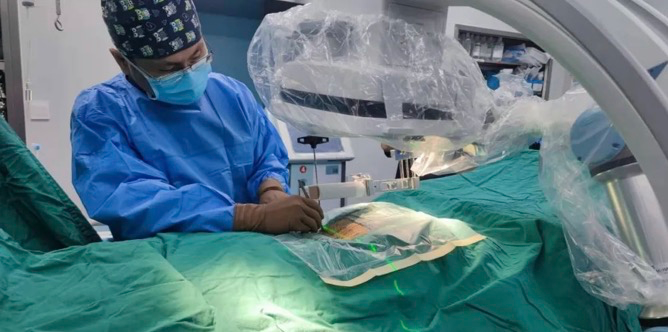 铸正骨科手术机器人以科技力量，造福脊柱疾病患者