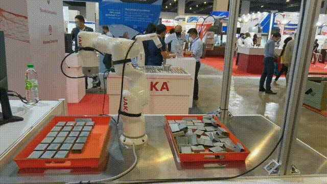 节卡机器人亮相东南亚规模最大机加工展