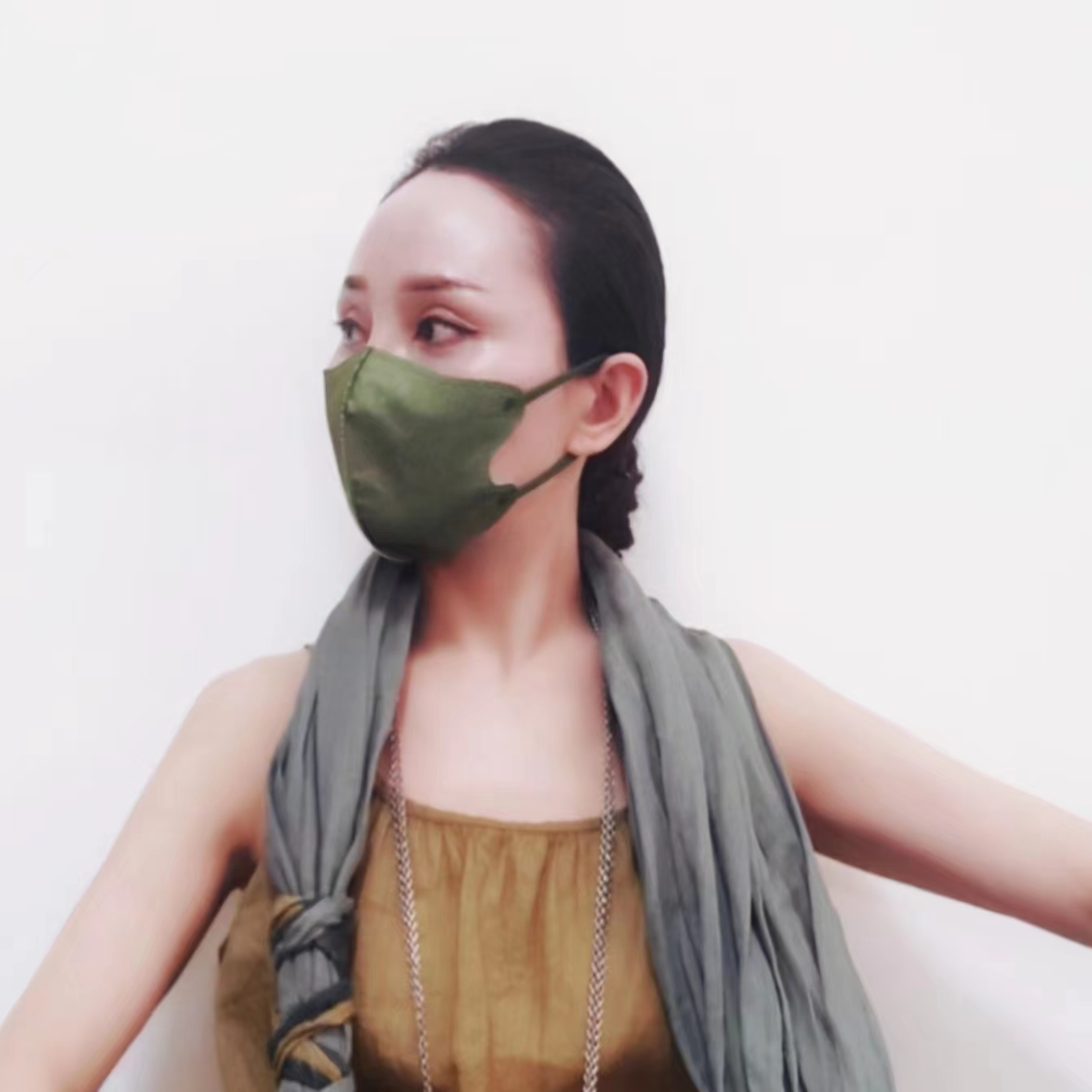 “本草帝国”牌口罩：瘦脸美颜 引领后疫情时代“口罩时尚”