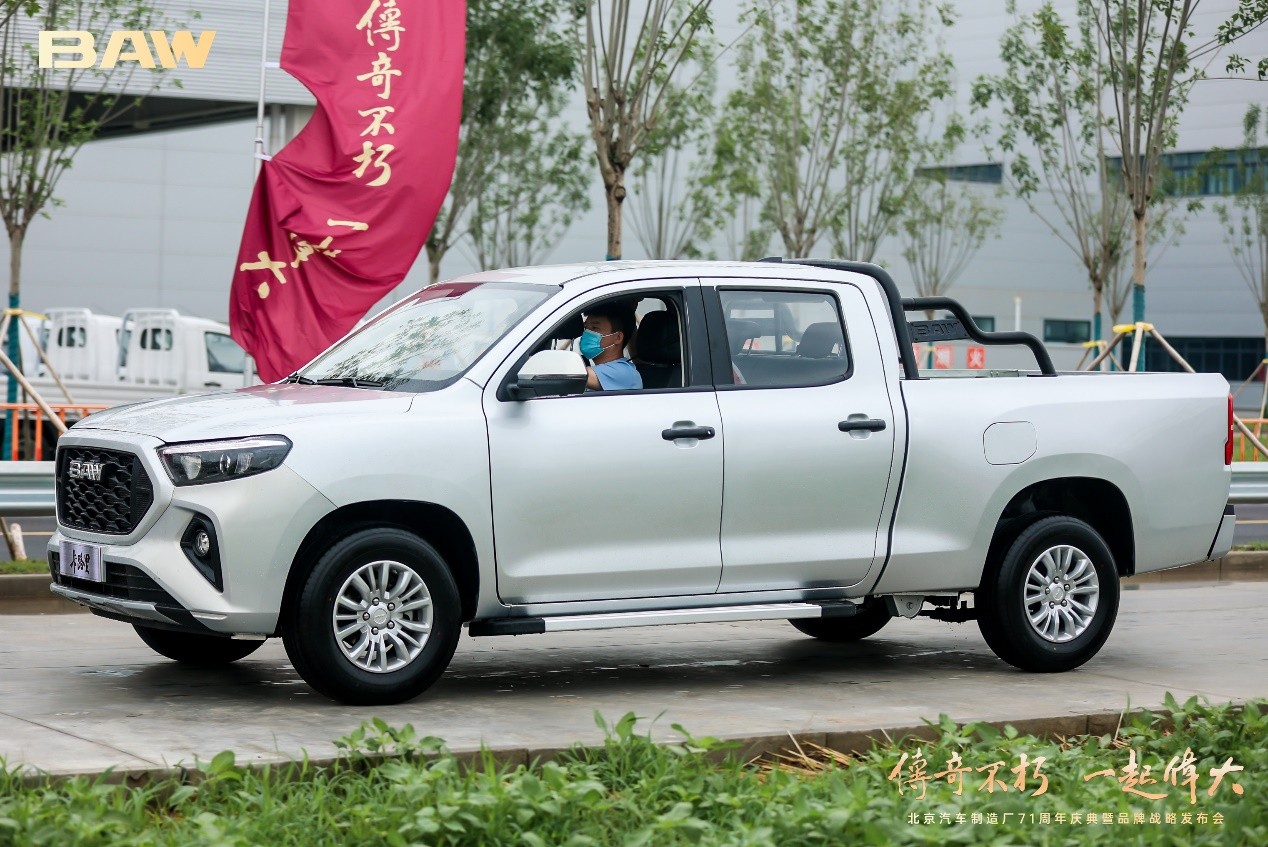 北京汽车制造厂发布“卡路里”、“王牌”，乘用化赛道领先半个身位