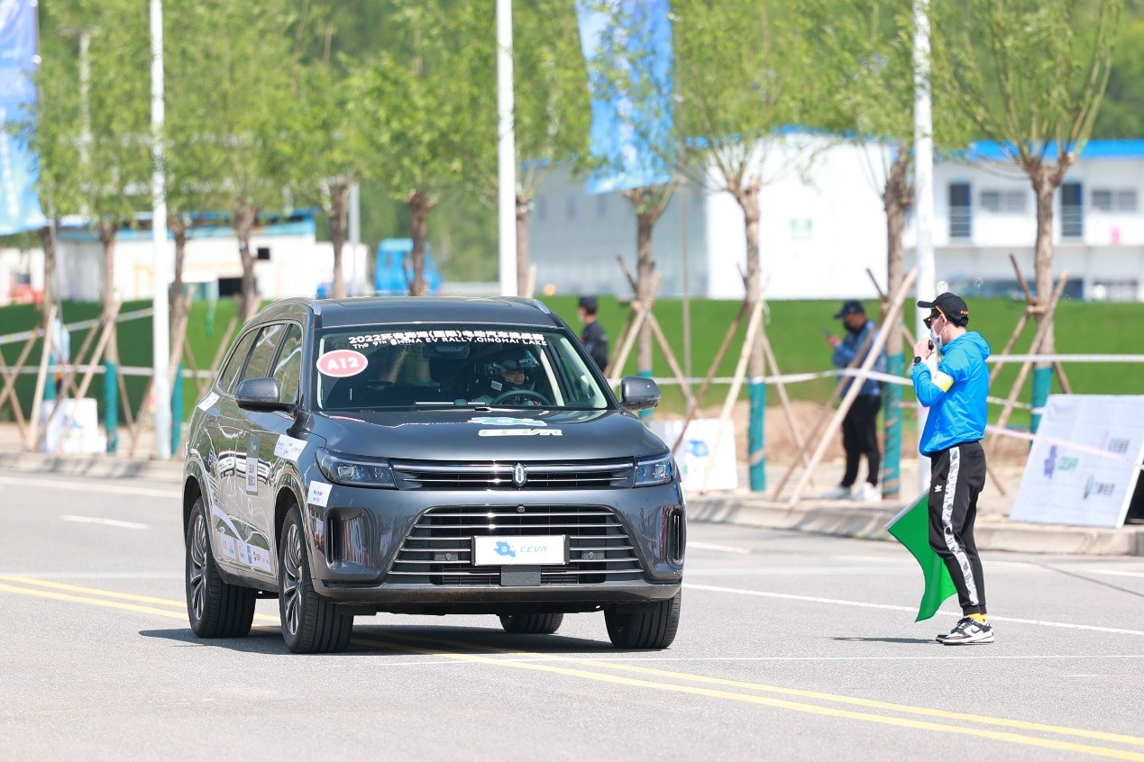 问界M7强势出击，征战第九届环青海湖(国际)电动汽车挑战赛