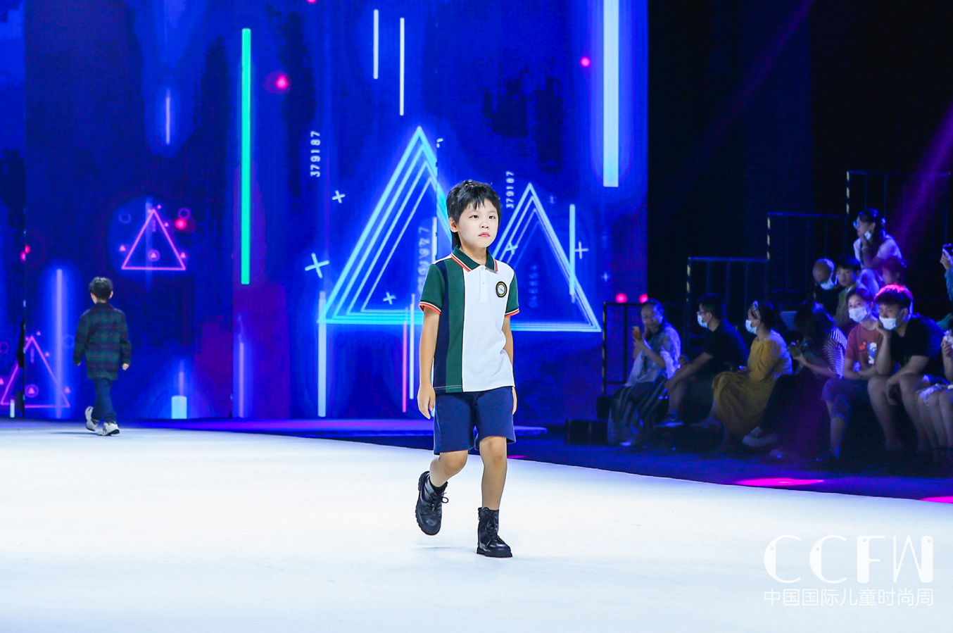 Hey Junior 校服品牌参与创作2023海派儿童时尚趋势发布
