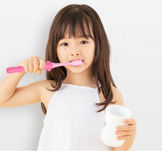 健康从“齿”开始，纳美宝贝儿童牙刷做孩子牙齿的“小护盾”