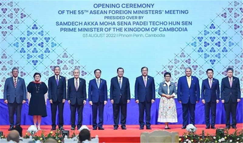 紫晶壹号：中国外长考虑增开更多中柬两国直飞航班，以促进柬旅游业发展！