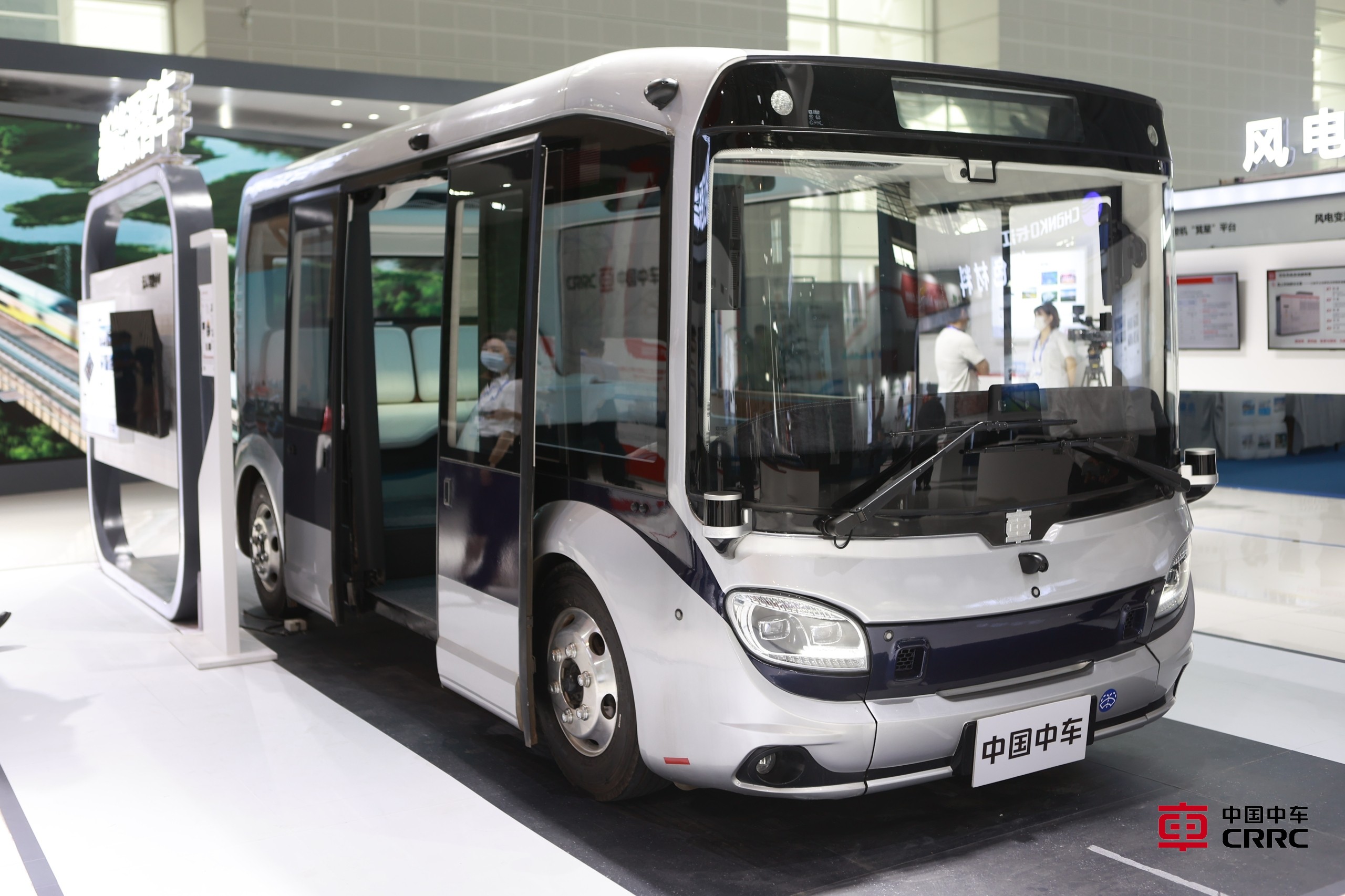 智创未来!中国中车无人驾驶微循环巴士小V重磅发布!