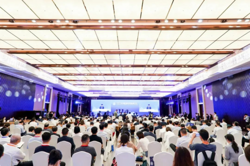 沈阳微控公司董事长张庆源出席2022全球能源转型高层论坛并做主题报告