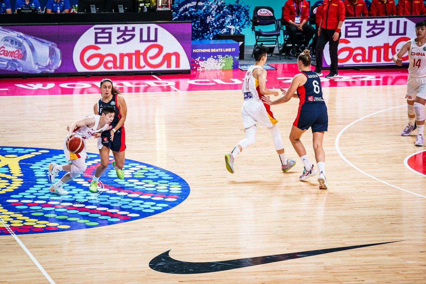 中国女篮85:71战胜法国进入半决赛 百岁山诠释中国品质好水获澳洲球迷称赞