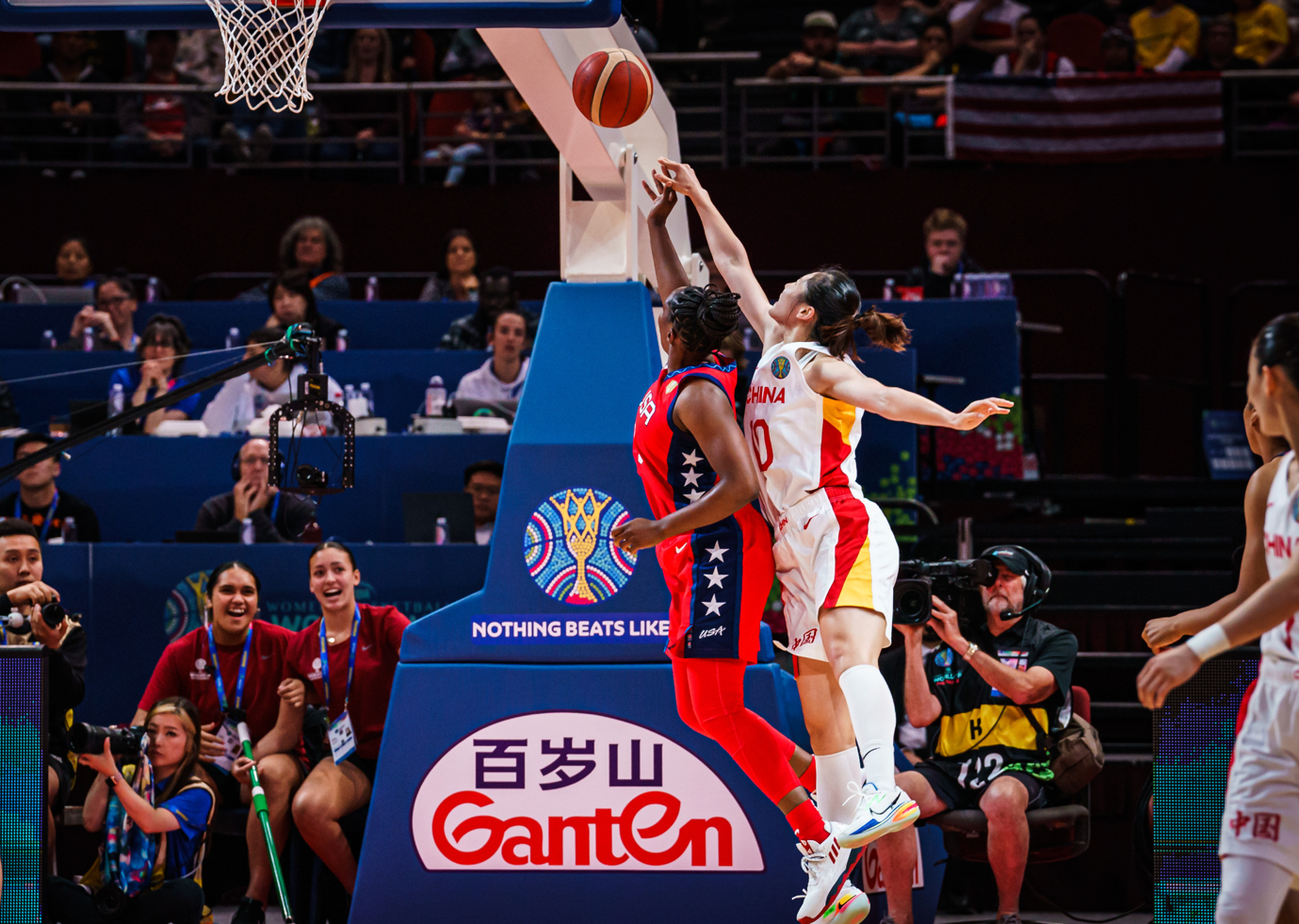 篮球你永远可以相信中国女篮 体育营销你永远可以相信百岁山