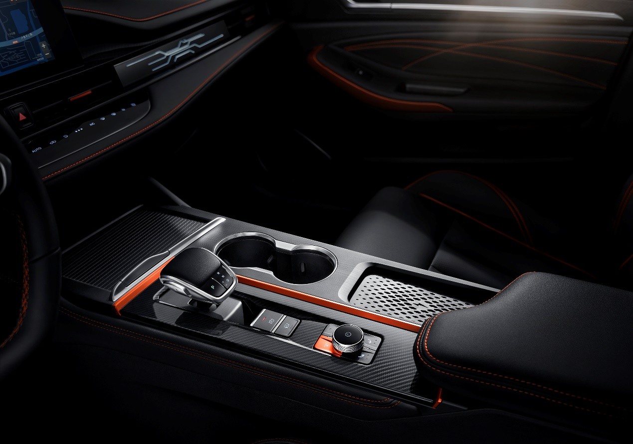 安全到位、颜值在线、还能兼顾舒适，艾瑞泽5 GT选它准没错！