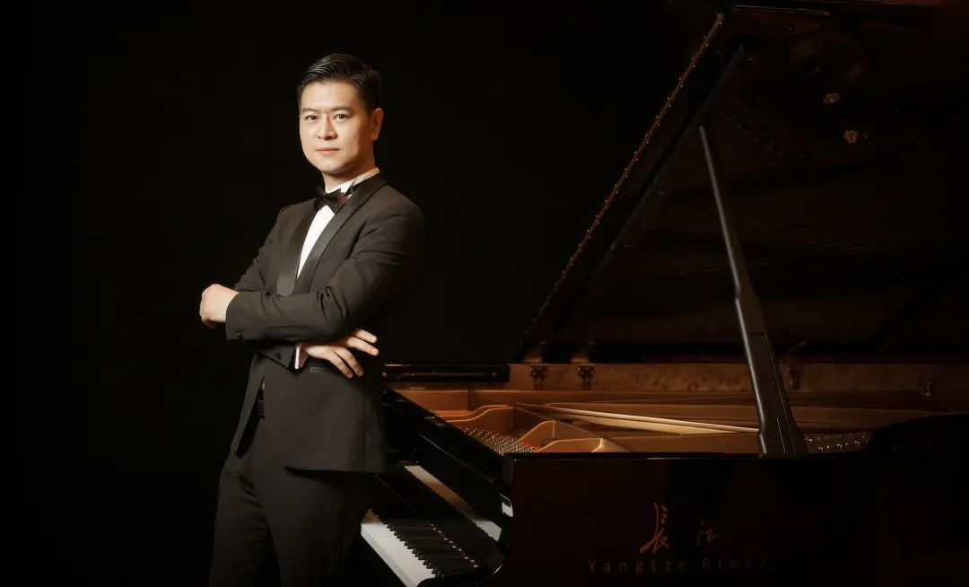 跟随长江钢琴艺术家的音乐足迹，在琴声中重温一夏