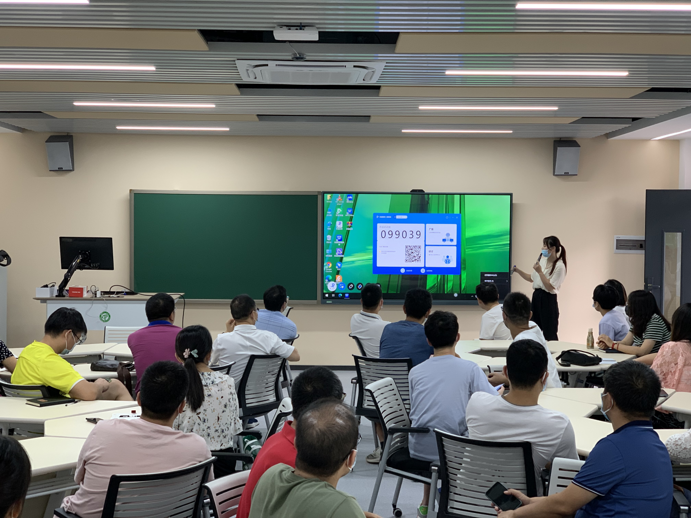安道研讨型智慧课堂解决方案，打造高职教互动教学模式-中国南方教育网