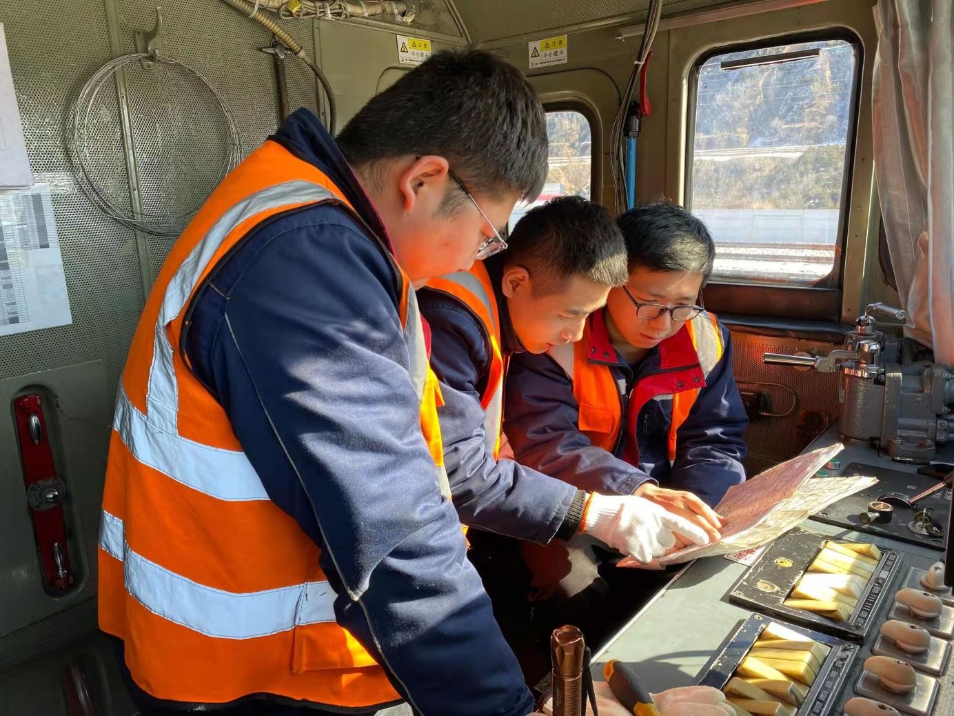 中铁二十局四公司第一铁路运输分公司开展冬季行车应急故障处理培训工作