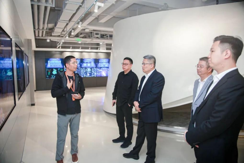 汇纳科技董事长张宏俊与上海人工智能研究院一行共探人工智能新趋势