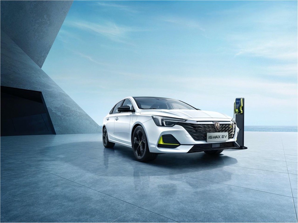 领先小鹏P7  荣威i6 MAX EV一年保值率位列中国品牌纯电轿车“榜眼”图2